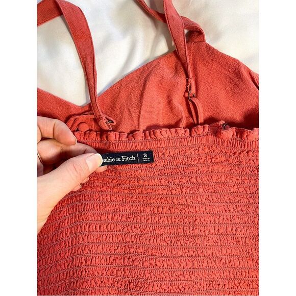 Abercrombie & Fitch Crop Top | Red Smocked Sweetheart Neckline | Size Small - Picture 10 of 12